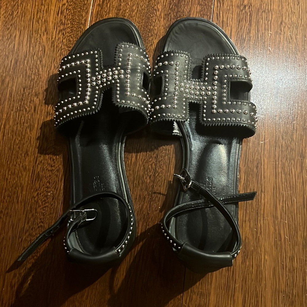 HERMES STUDDED SANTORINI SANDAL